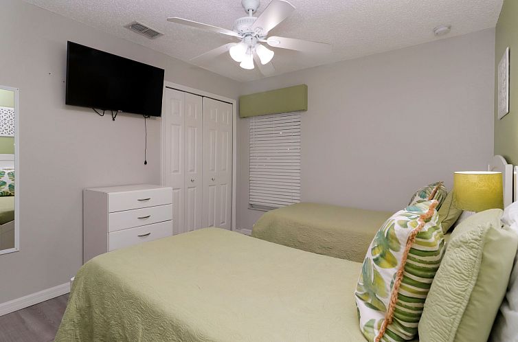 Vakantiehuis 4-Schlafzimmer-Ferienhaus mit Whirlpool