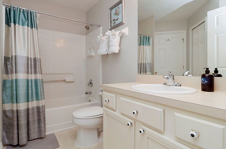 Vakantiehuis 4-Schlafzimmer-Ferienhaus mit Whirlpool