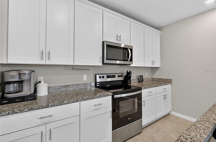 Appartement Neu renoviert in geschlossener Wohnanlage, ersch