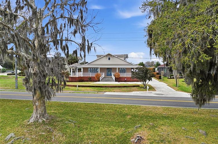 Geschakelde woning in Auburndale
