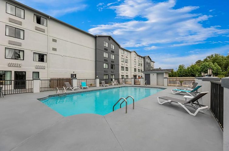 Best Western Plus Cypress Creek