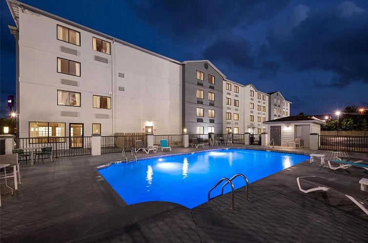 Best Western Plus Cypress Creek