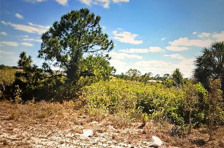 Kavel in Lehigh Acres