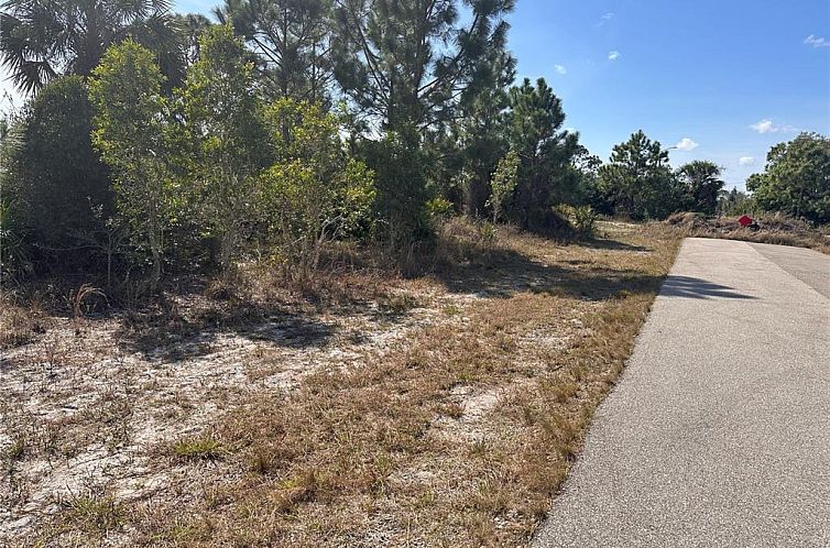 Kavel in Lehigh Acres