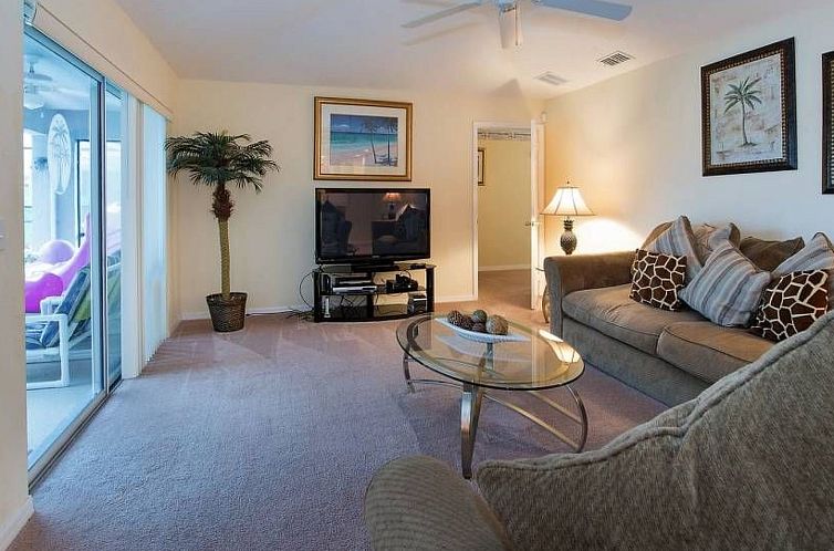 Vakantiehuis Sonniger Privatpool mit freistehendem Whirlpool