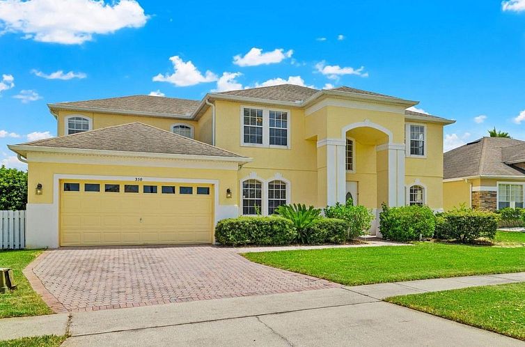 Vakantiehuis Villa mit privatem Pool und Spa mit Blick auf d