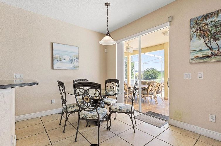 Vakantiehuis Villa mit privatem Pool und Spa mit Blick auf d