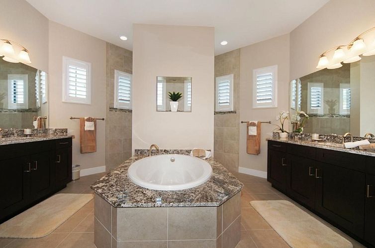 Vakantiehuis Luxuriöse Villa mit privatem Steg