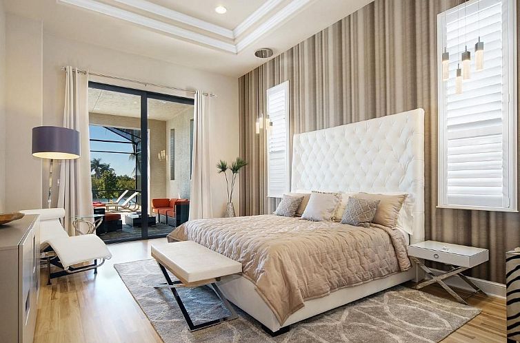 Vakantiehuis Luxuriöse Villa mit privatem Steg