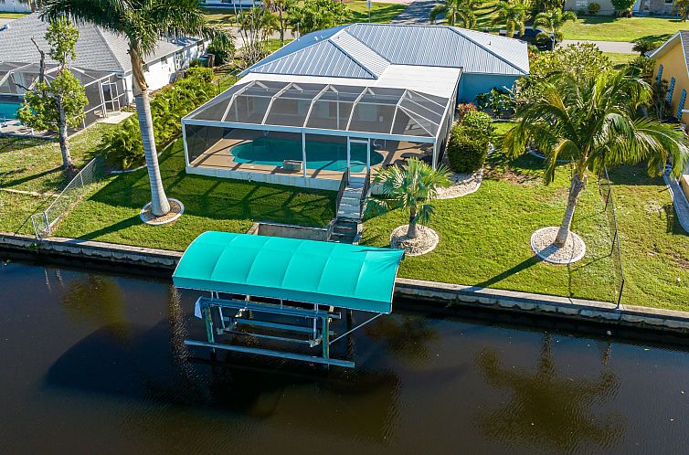 Unterkunft 2549822 - Ferienhaus Florida - Vakantiehuis Familienhaus am Wasser, freier Steg und Golfzug