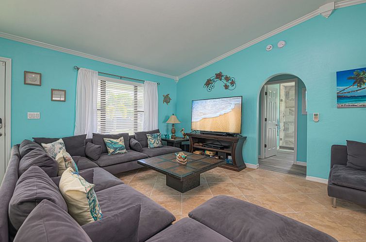 Vakantiehuis Familienhaus am Wasser, freier Steg und Golfzug