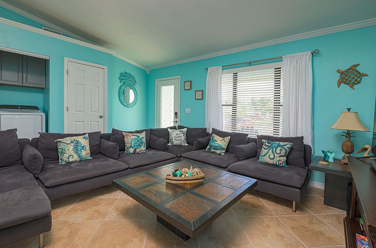 Vakantiehuis Familienhaus am Wasser, freier Steg und Golfzug