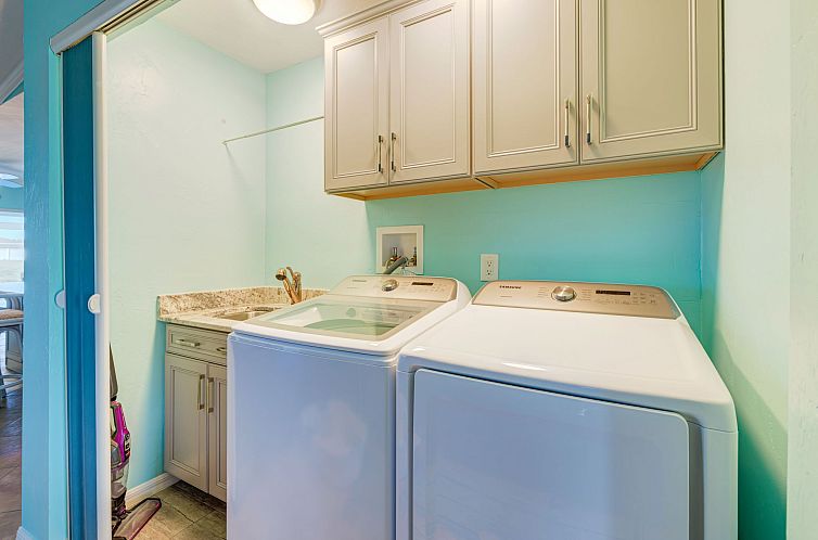 Vakantiehuis Familienhaus am Wasser, freier Steg und Golfzug