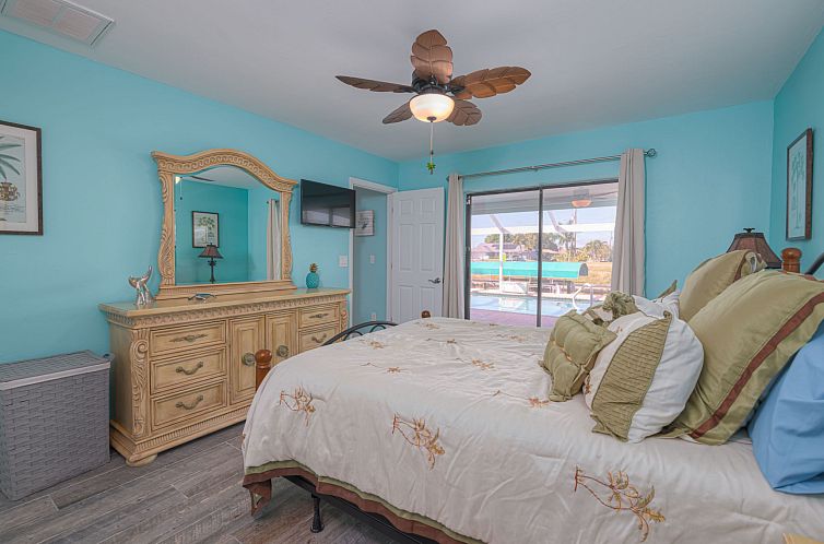 Vakantiehuis Familienhaus am Wasser, freier Steg und Golfzug