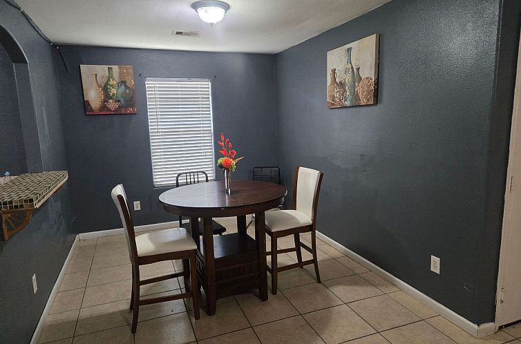 Vakantiehuis Ferienvilla "Schickes wunderbares Haus"