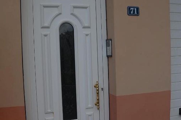 Apartamentos Arure Plaza