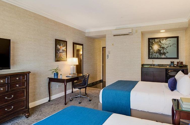 Ayres Suites Diamond Bar