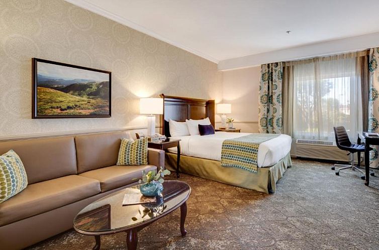 Ayres Hotel Corona East