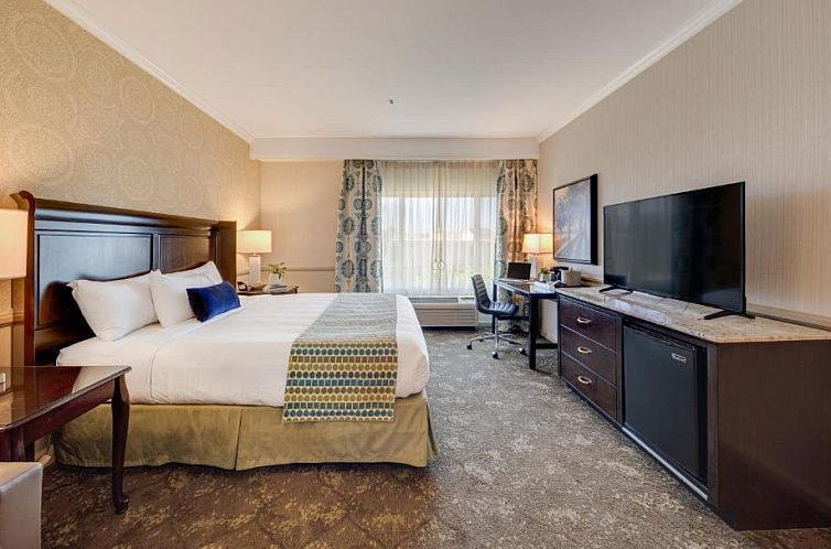 Ayres Hotel Corona East