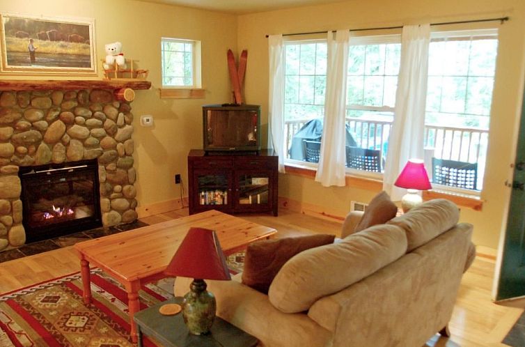 Vakantiehuis Hütte im Landhausstil mit Whirlpool und hausti