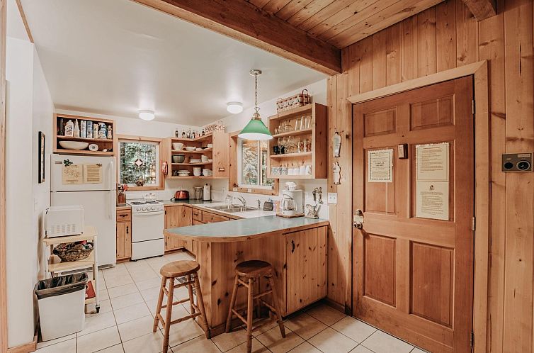 Vakantiehuis Hübsche Hütte mit Holzofen und haustierfreund