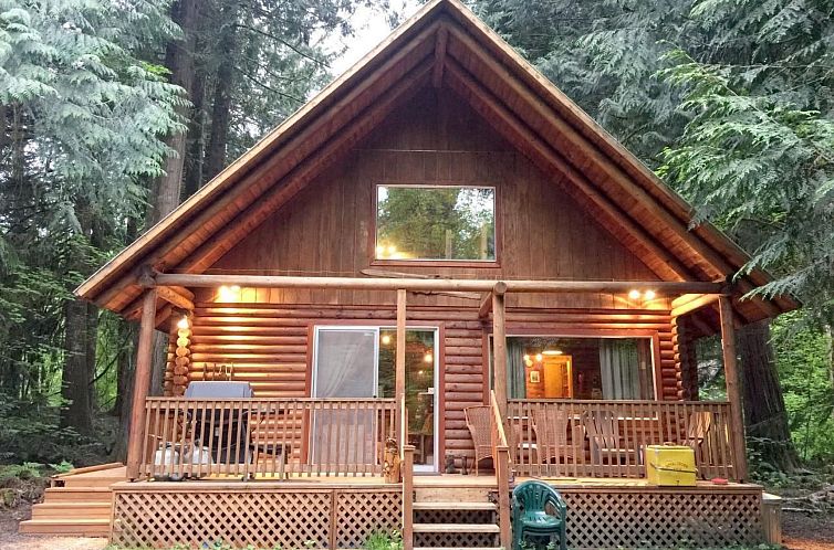 Vakantiehuis Echte Blockhütte mit Wi-Fi und haustierfreundl