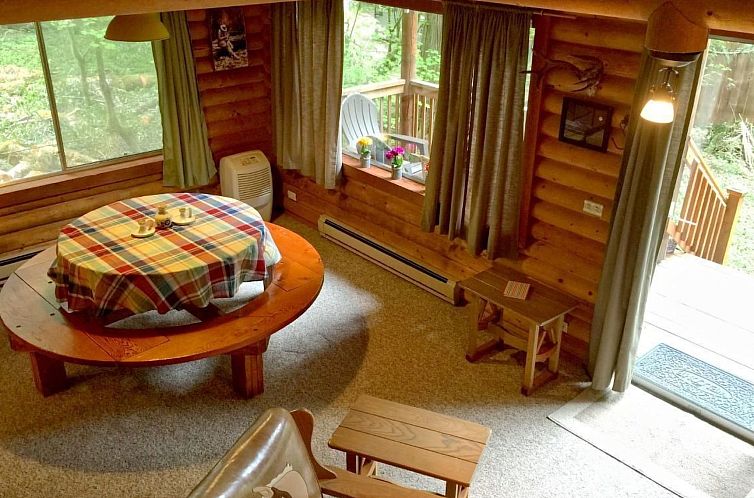 Vakantiehuis Echte Blockhütte mit Wi-Fi und haustierfreundl