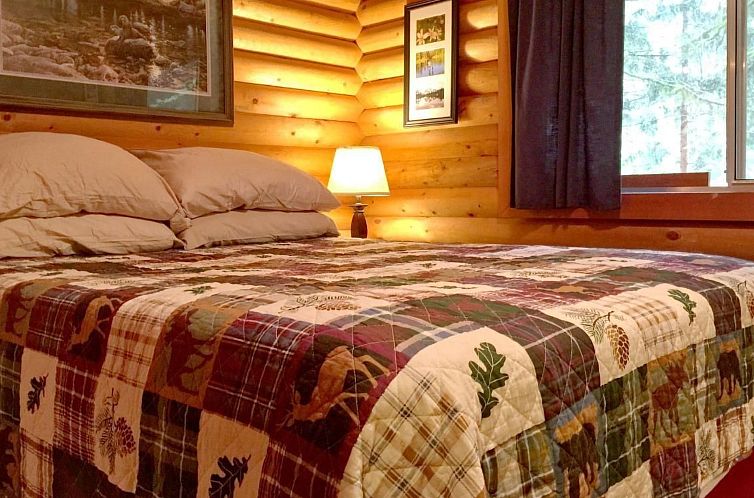 Vakantiehuis Echte Blockhütte mit Wi-Fi und haustierfreundl