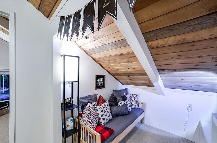Vakantiehuis Neu gestaltete Hütte mit Whirlpool, Holzofen, 