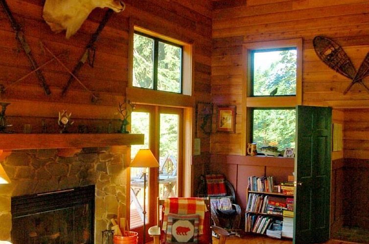 Vakantiehuis Gemütliche und rustikale Hütte mit Whirlpool 