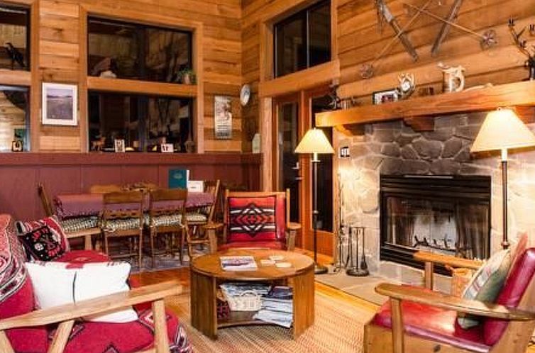 Vakantiehuis Gemütliche und rustikale Hütte mit Whirlpool 