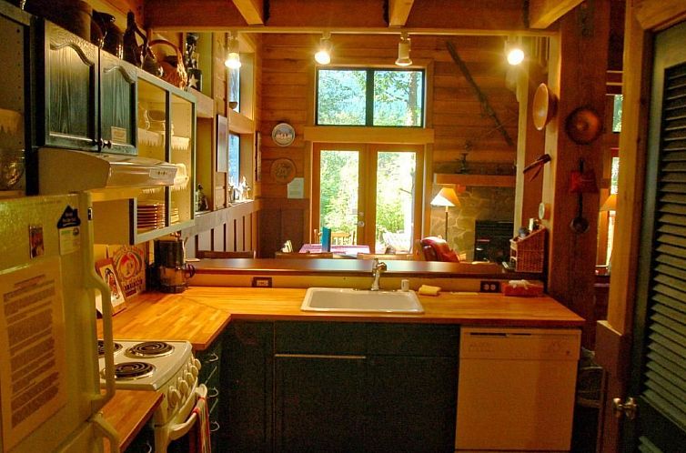 Vakantiehuis Gemütliche und rustikale Hütte mit Whirlpool 