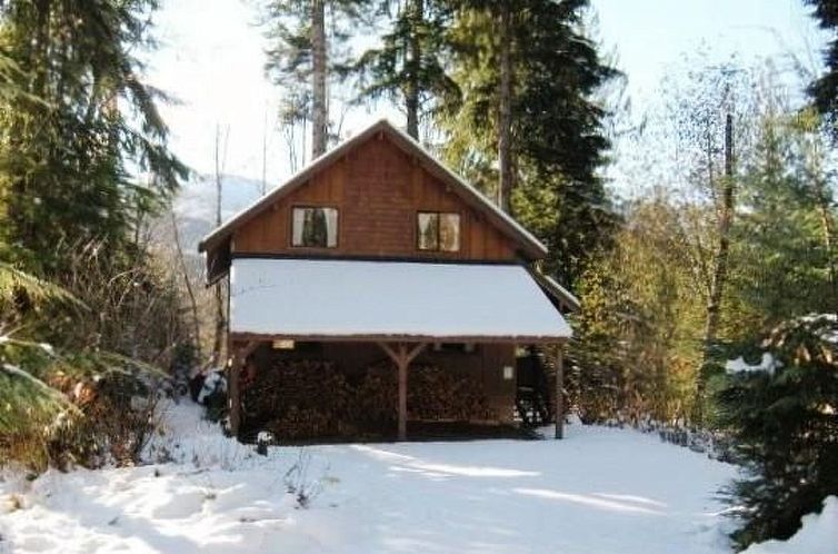 Vakantiehuis Gemütliche und rustikale Hütte mit Whirlpool 