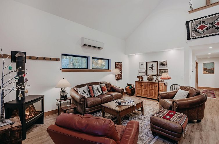 Vakantiehuis Hütte 50 hat einen Whirlpool, Wi-Fi und ist ha