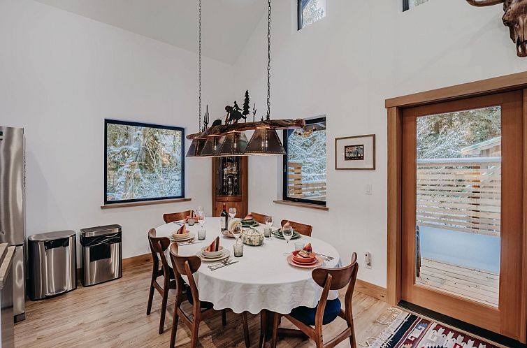Vakantiehuis Hütte 50 hat einen Whirlpool, Wi-Fi und ist ha