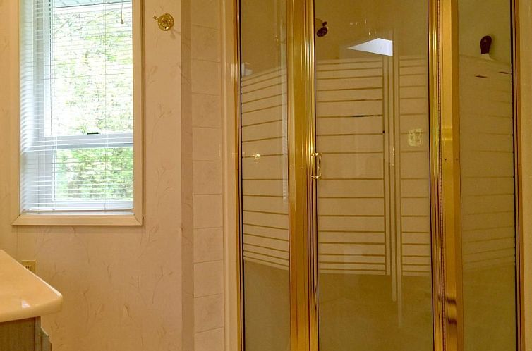 Vakantiehuis Benutzerdefinierte Hütte mit Whirlpool, Hausti