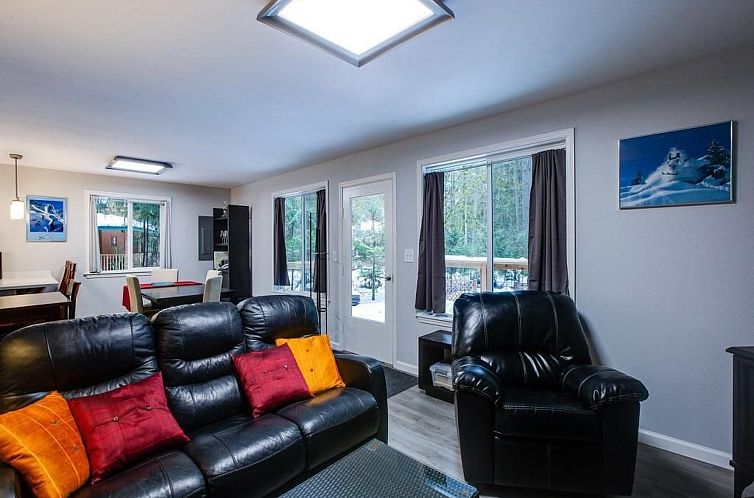 Vakantiehuis Hütte im Landhausstil mit Whirlpool und Hausti