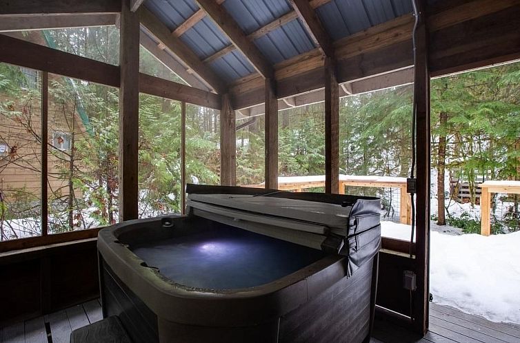 Vakantiehuis Hütte im Landhausstil mit Whirlpool und Hausti