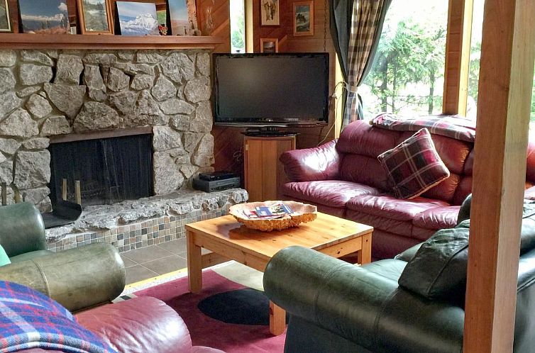 Vakantiehuis Gemütliche Hütte mit Wi-Fi, Kamin und Whirlpo