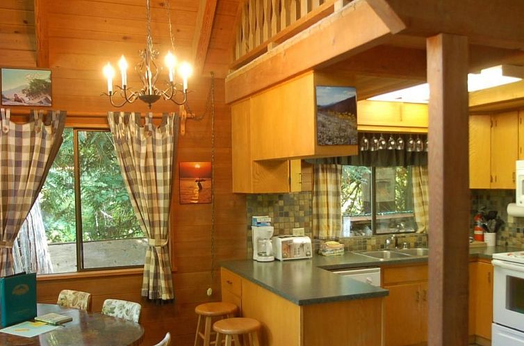 Vakantiehuis Gemütliche Hütte mit Wi-Fi, Kamin und Whirlpo