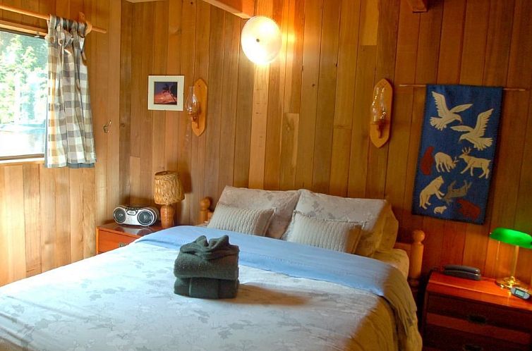 Vakantiehuis Gemütliche Hütte mit Wi-Fi, Kamin und Whirlpo