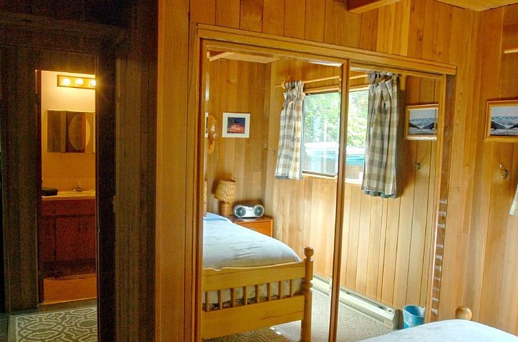 Vakantiehuis Gemütliche Hütte mit Wi-Fi, Kamin und Whirlpo