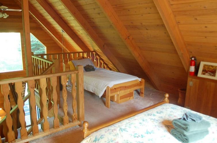 Vakantiehuis Gemütliche Hütte mit Wi-Fi, Kamin und Whirlpo