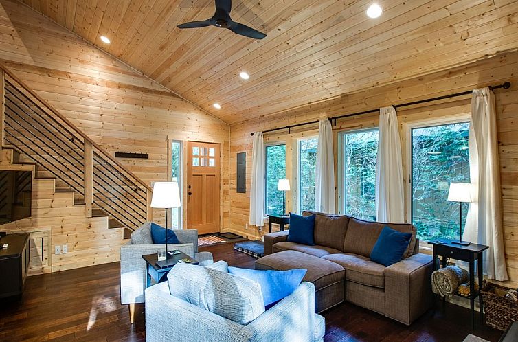 Vakantiehuis Brandneue Hütte mit Holzofen und Wi-Fi