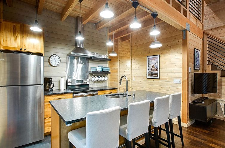 Vakantiehuis Brandneue Hütte mit Holzofen und Wi-Fi