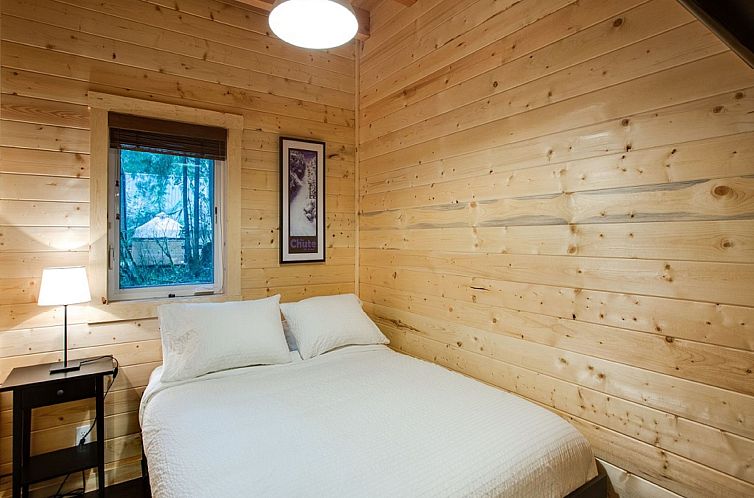 Vakantiehuis Brandneue Hütte mit Holzofen und Wi-Fi