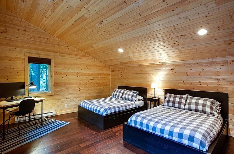 Vakantiehuis Brandneue Hütte mit Holzofen und Wi-Fi