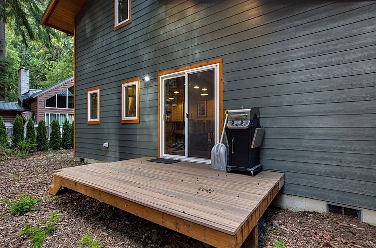 Vakantiehuis Brandneue Hütte mit Holzofen und Wi-Fi