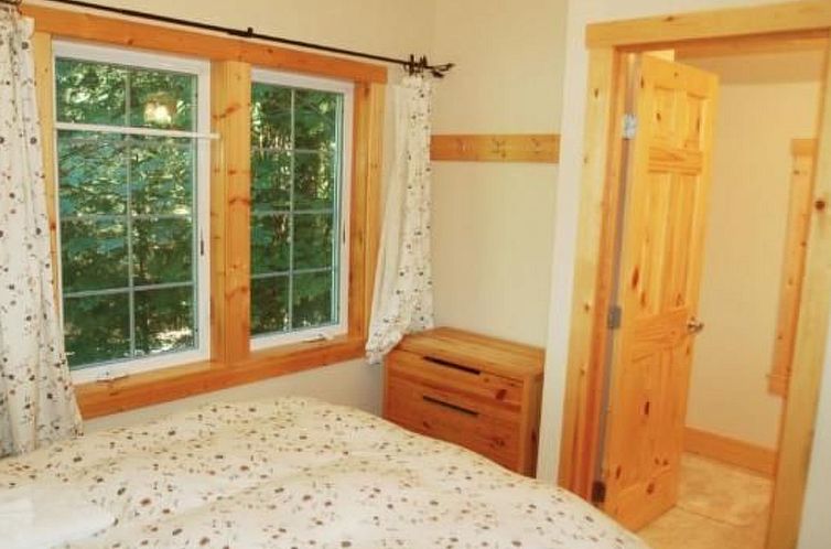 Vakantiehuis Englische Tudor-Hütte mit Whirlpool und Spielz