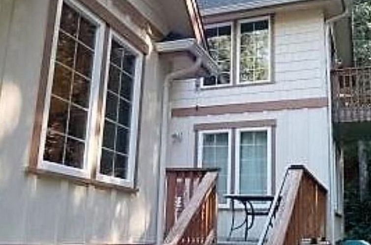 Vakantiehuis Englische Tudor-Hütte mit Whirlpool und Spielz